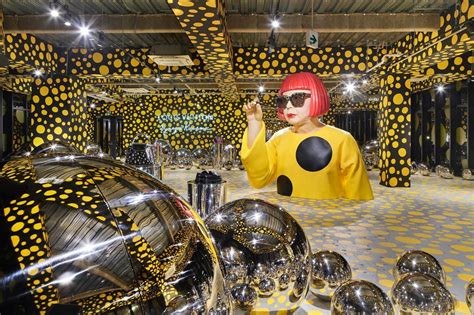 louis vuitton x yayoi kusama milano|yayoi kusama outfits.